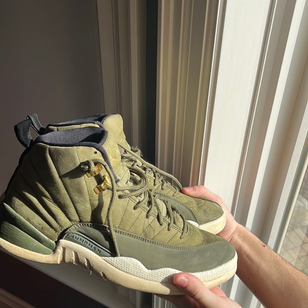 Jordan 12 green, green and black. Medium condition. Still good.